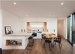 Кухонные гарнитуры с плоским экраном